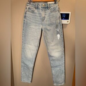 American Eagle Outfitters MOM JEANS